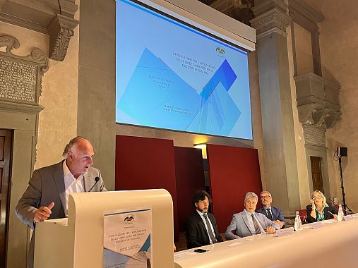 L'intervento del presidente Lorenzetti al convegno di Firenze
